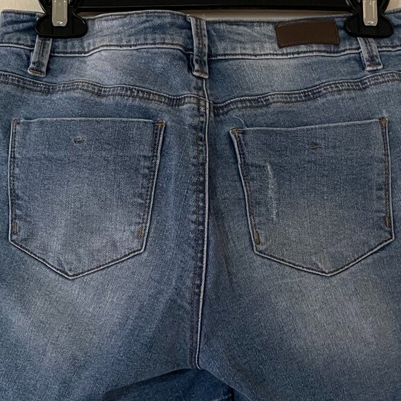 Jean short with zipper - Picture 9 of 9